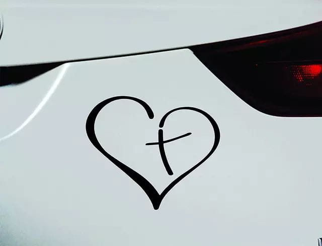 pegatina cruz corazon