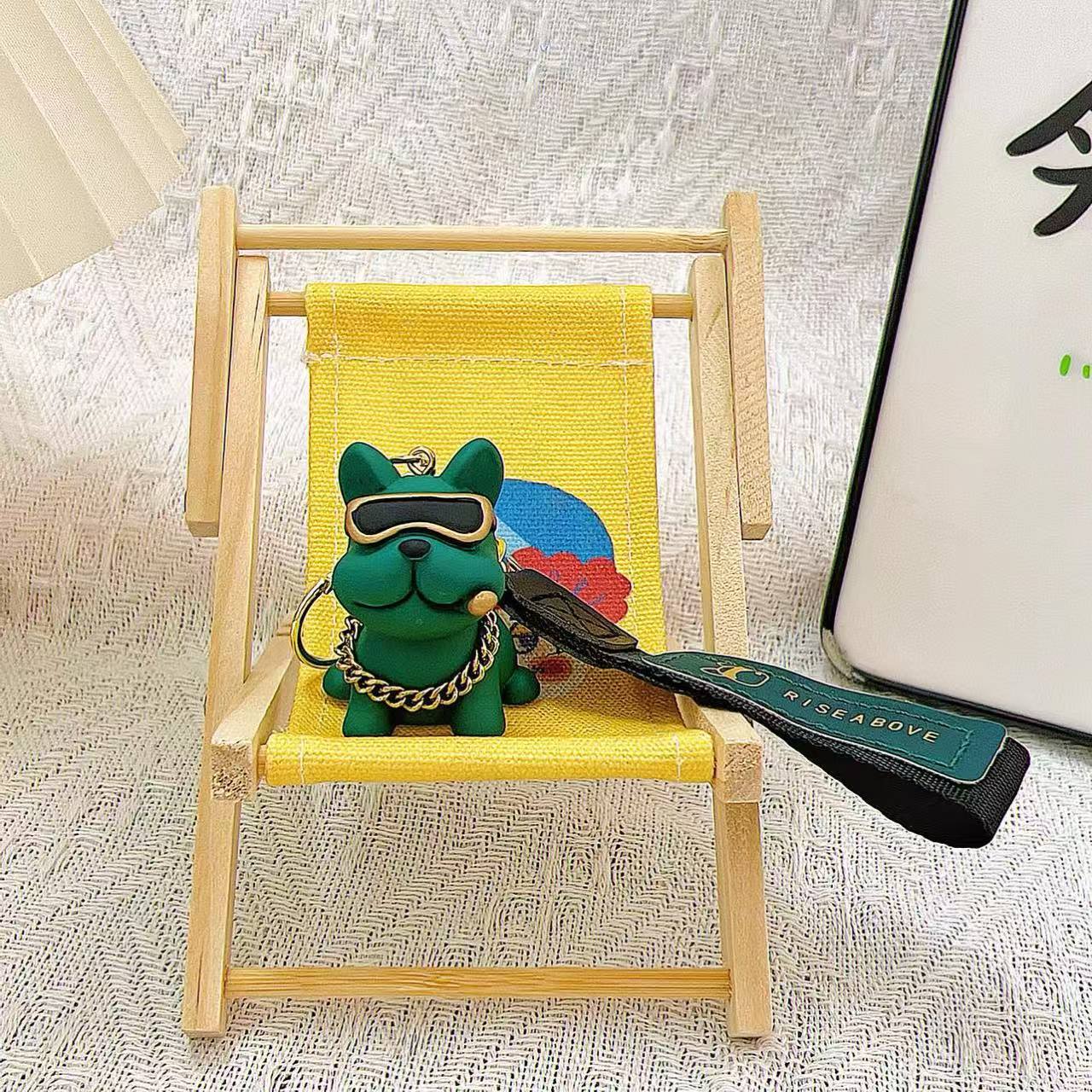 Cool Resin Bulldog Keychain, Cute Puppy Figurine Pendant, Car Schoolbag Key Chain, Exquisite Small Gift