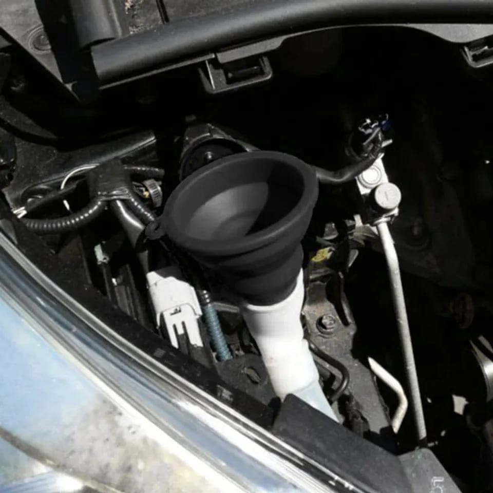 Embudo universal para coche azul